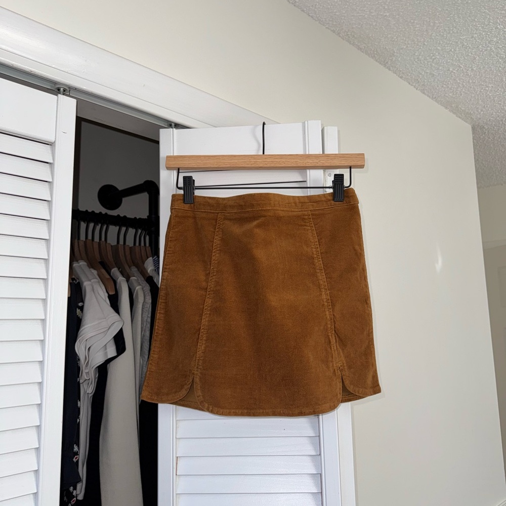 Brandy Melville Suede Scalloped-hem Mini Skirt in Rust/Burnt Orange